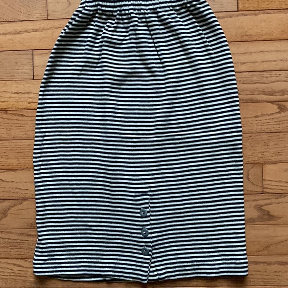 Elastic waist pull on knit skirt - Picture 3 of 5